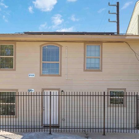 Stunning & Vibrant Apt 7 Min From Tx Med Center Хюстън Екстериор снимка