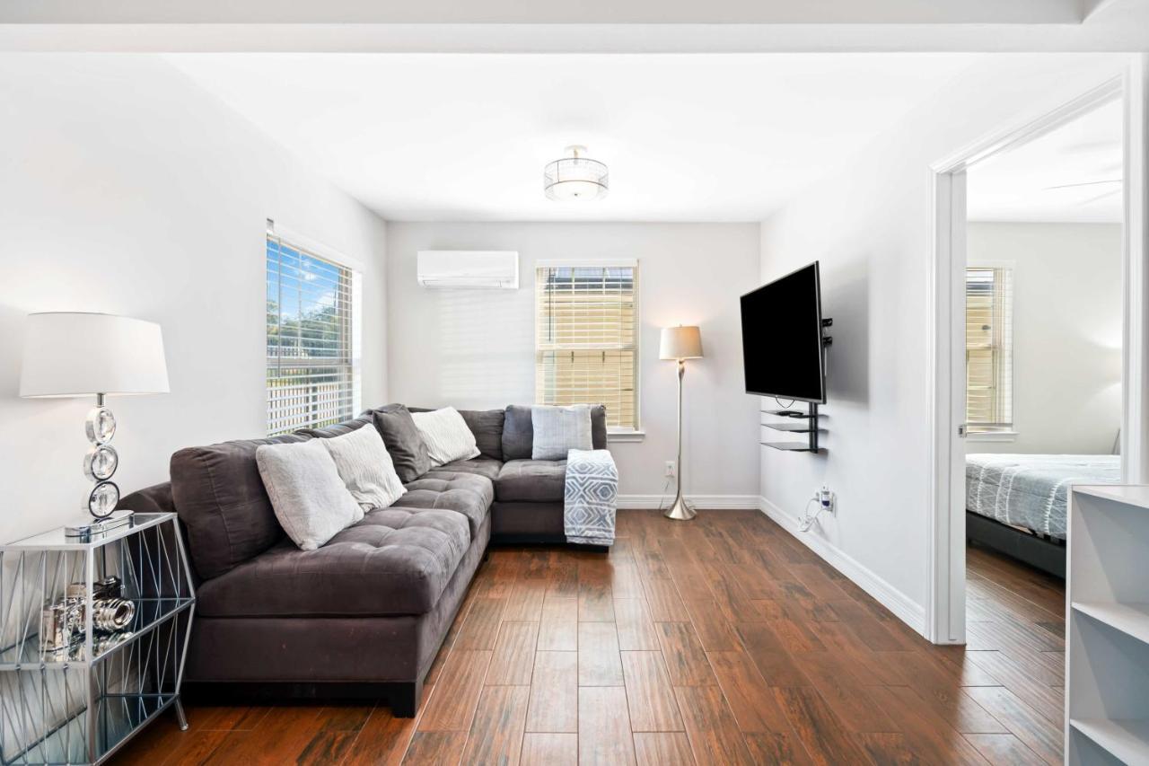 Stunning & Vibrant Apt 7 Min From Tx Med Center Хюстън Екстериор снимка