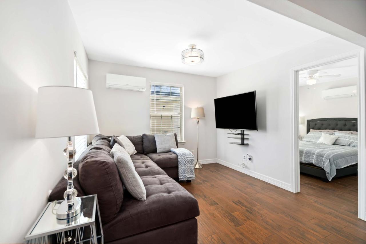 Stunning & Vibrant Apt 7 Min From Tx Med Center Хюстън Екстериор снимка
